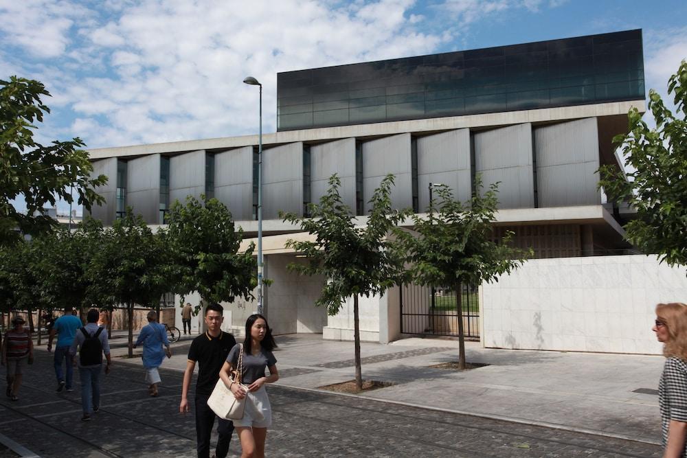 A Skip Away From The Acropolis Museum - 1 Bdrm Apartment Athens Ngoại thất bức ảnh